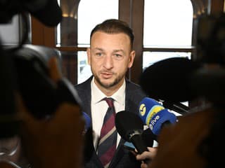 Kozmetička dostala lukratívne miesto v energetickej firme. Je manželkou vyšetrovateľa kauzy Šutaja Eštoka