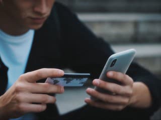 Pri online platbách buďte obozretní. Podvodníci majú nové spôsoby, ako sa dostať k vašim peniazom