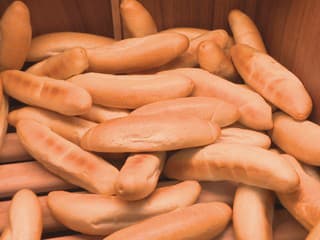 Zdražie chlieb a pečivo? Pekári varujú pred vyššími nákladmi, analytik prezradil, čo môžeme čakať