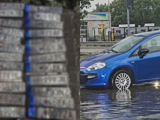 Skontrolujte si auto. Voda v Bratislave strhávala evidenčné značky, polícia hľadá ich majiteľov