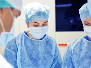 Dva manželské páry si darovali novú nádej. V Banskej Bystrici sa podarila výnimočná transplantácia