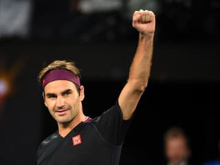 Legendárny Federer sa pred US Open vracia na kurty. Sestry Williamsové ale napodobniť nechce