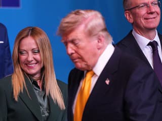 VIDEO: Keď Meloniová zbadala vedľa seba Trumpa, prišla veľavravná reakcia