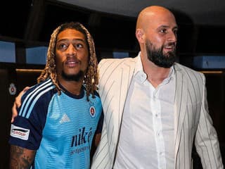 Opitý vo vírivke provokoval Weissa, teraz o kontrakt prosil expartnerku. Všetci ma opustili, žiali nechcený Gerson