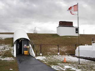 FOTO: Bunker zo studenej vojny menia na luxusné byty. Boháči sa v ňom chcú schovať pred apokalypsou