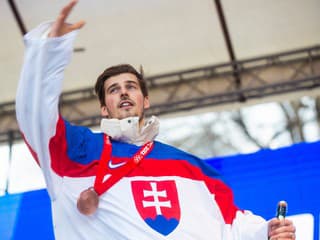 Život v Rusku bol dobrý, no postupom času sa zhoršuje. Pre hrdinu z olympiády existovala iba jedna možnosť