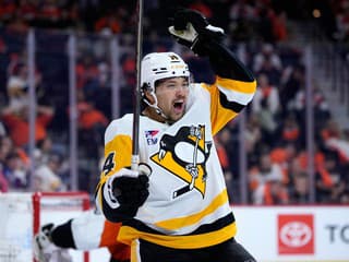 Pittsburgh v derby o Pennsylvániu zdemoloval Flyers. Toronto úspešne zareagovalo na úvodnú prehru