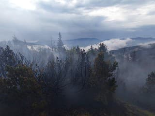 FOTO: V srdci Veľkej Fatry vypukol požiar. Národný park vyzýva turistov, aby sa oblasti vyhli