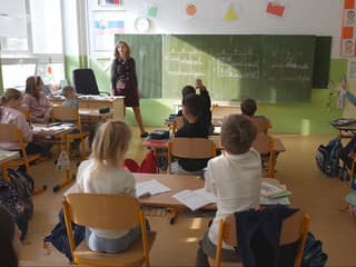 Škola, ako ju poznáme, sa mení. Hodiny nemusia mať 45 minút, zmiznúť môže zvonenie aj známky