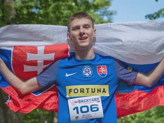 V horúčavách behá celé hodiny, na trať vyráža aj bez spánku. Marijan má veľký cieľ