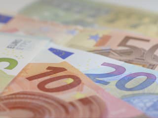 Zabudnite na tie isté peniaze. Štát už po novom vypláca dávku, ktorá sa týka tisícov Slovákov