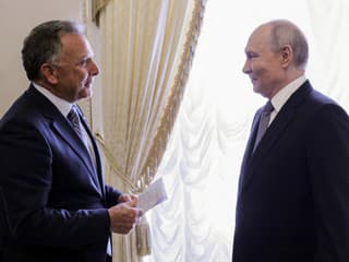 Putin je pripravený obnoviť rokovania s Ukrajinou. Zelenskyj vyzval na zmrazenie frontovej línie