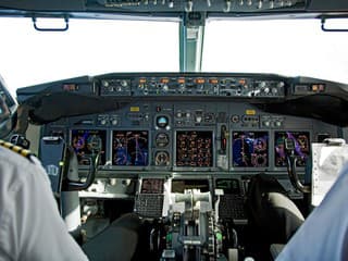 Mrazivý plán chcel stihnúť, ešte kým vzlietnu stíhačky. Snom pilota FlyDubai bolo nasmerovať lietadlo do budovy