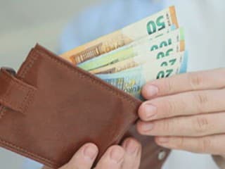Nezamestnanosť máme najnižšiu, financie nám však chýbajú. Takmer tretina Slovákov si nevie zaplatiť ani dovolenku
