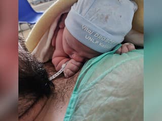 FOTO: Rekordér roka? V slovenskej pôrodnici sa narodil poriadny valibuk, mamička to predtým predpovedala