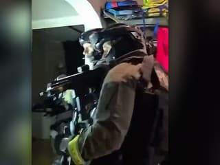 VIDEO: Dcéru mali ponúkať na sexuálne služby cez internet. Polícia obvinila muža a ženu