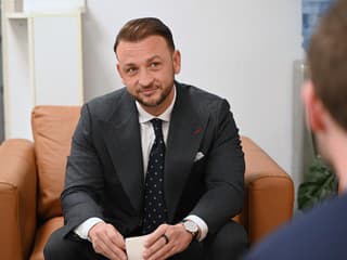 Šutaj Eštok prehral ďalší spor. Súd zrušil rozhodnutie o odvolaní Branka Kišša