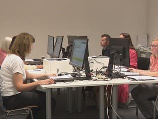 Sľubovali veľké prepúšťanie, realita je iná. Štát zamestnáva čoraz viac ľudí