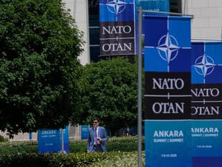 Štartuje samit NATO v Ankare. Na stole balík vo výške 70 miliárd pre Ukrajinu