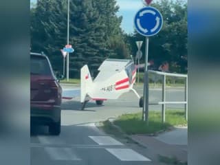 VIDEO: Vodiči neverili vlastným očiam. To, čo stretli na kruhovom objazde, už rieši polícia