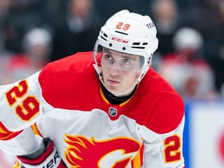 Okolo Šimona Nemca môže vzniknúť jedna z najlepších obrán v NHL. Medzi top nádejami Flames sú dvaja Slováci