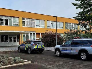 Anonym nahlásil bombu na základnej škole v Prešove. Žiakov aj zamestnancov evakuovali