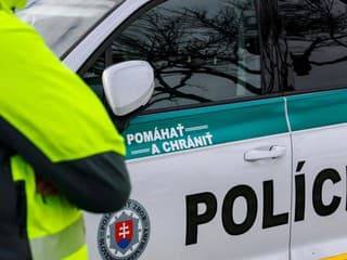 Nešťastná náhoda so šťastným koncom. Policajti zachránili dieťa, ktoré spadlo do kanalizačnej šachty