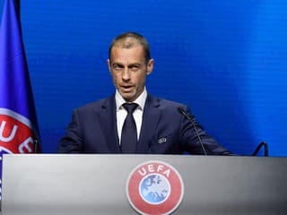 Ak pôjdeš kandidovať znova, budeš mať konkurenciu. Šéf UEFA poslal rázny odkaz Infantinovi