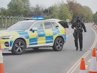 Ministerstvo obrany USA vyhlásilo druhý najvyšší stupeň ohrozenia britskej základne. Hovorí sa o terorizme