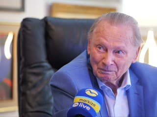 Lekári mu dávali jednopercentnú šancu na prežitie. Rudolf Schuster odhalil film, ktorý k nemu unikol z Markízy