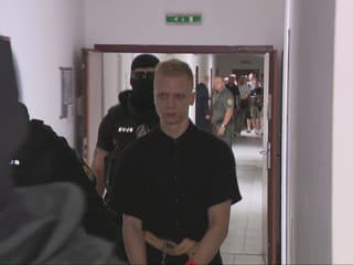 Tvrdí, že vraždiť neplánoval. Pred útokom na gymnáziu však spolužiakom posielal desivé nahrávky
