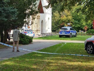 Krvavá dráma počas omše v Poľsku. Podozrivým z útoku, pri ktorom zahynuli dvaja kňazi, je Ukrajinec