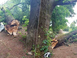 FOTO: Mimoriadna tragédia pri Púchove. Muž (†51) zomrel po silnej búrke, osudným sa mu stal jeho úkryt