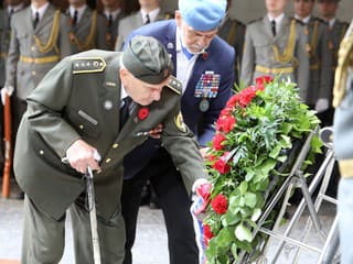„Ráno sme nevedeli, kto z nás dožije večera a večer kto rána.“ Na oslavách výročia SNP zneli silné spomienky veteránov