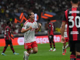 Európska liga: Šláger zvládla lepšie Benfica. AC Miláno s prvou prehrou pod vedením Amorima