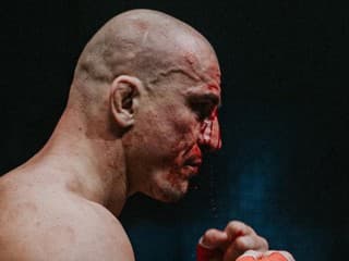 Do svojho prvého zápasu naskočil ako náhradník a podmanil si Európu. Slovák zaujal aj McGregora
