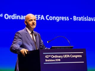 Čísla, z ktorých sa vám zatočí hlava. Šéf FIFA počas MS obletel Zem viac ako dvakrát