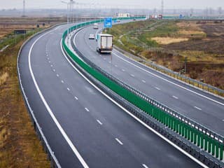 Už na prvý pohľad vyzerá hrozivo. Nad netypickou značkou si lámu hlavu mnohí vodiči