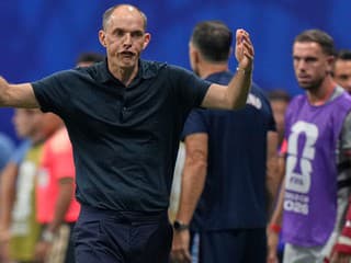Médiá aj experti lynčujú trénera. Thomas Tuchel sa zodpovednosti nevyhýba, vysvetlil svoje kroky