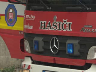 Z kamióna na D1 na východe uniká nebezpečná látka. Zatvorená zostala aj benzínka