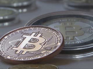 Kryptomeny lákajú čoraz viac Slovákov. Stačí však jedna chyba a o peniaze môžu prísť navždy