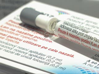 Vakcín proti chrípke je stále nedostatok. Chýbajú v ambulanciách aj v lekárňach