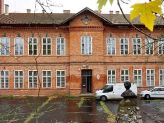 Za cenu bytu môžete vlastniť niečo nečakané. Obrovskú nehnuteľnosť predávajú kúsok od Slovenska