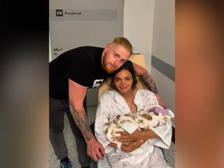 FOTO: Nestihli si povedať áno. Bábätko sa vypýtalo na svet práve v deň svadby