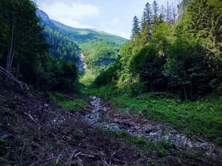Turisti sa dočkali. Obľúbenú dolinu v Belianskych Tatrách sprístupnili