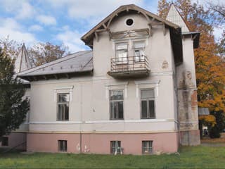 Viac ako storočná vila v Dubnici nad Váhom ukrýva vzácne poklady. Teraz ju čaká veľká premena