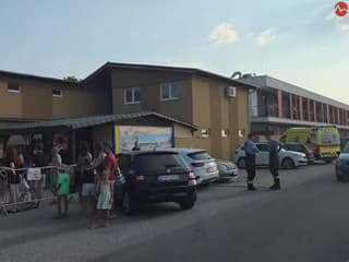 Masívny zásah na kúpalisku na Slovensku. Desiatky ľudí vrátane detí majú zdravotné problémy