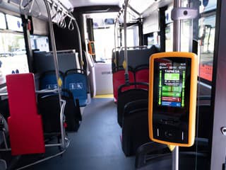 Veľká zľava na cestovnom pre celé Slovensko. Autobusy a MHD majú od októbra výrazne zlacnieť