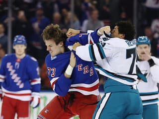 Obávaný bitkár sa medzi elitou udržal dlhých 16 rokov. NHL prišla o jedného z posledných “tvrdých mužov“