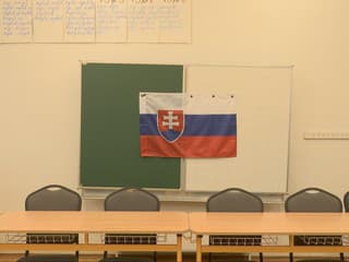 Prípravy na voľby vrcholia. Ráno musí byť všetko nachystané